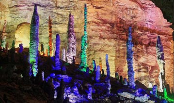 長沙出發(fā)到黃龍洞、天門山二日游